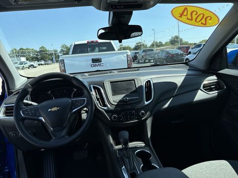 Used 2024 Chevrolet Equinox LT image 10