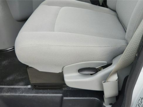 Used 2022 Ford E-450 and Econoline 450 Super Duty RWD image 15