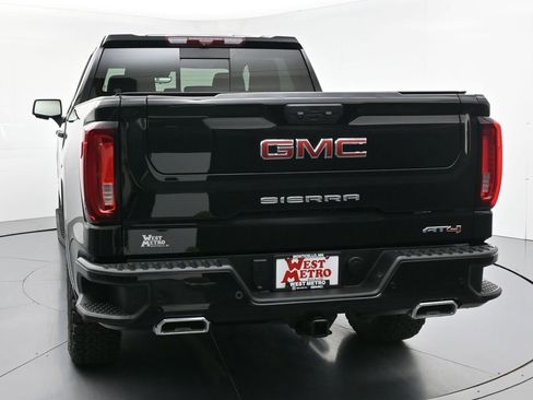 Used 2023 GMC Sierra 1500 AT4 w/ AT4 Premium Package AWD/4WD image 29