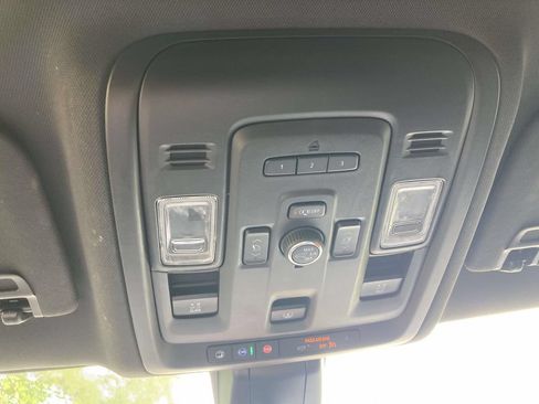 Used 2021 Chevrolet Tahoe LT w/ LT Signature Package RWD image 18