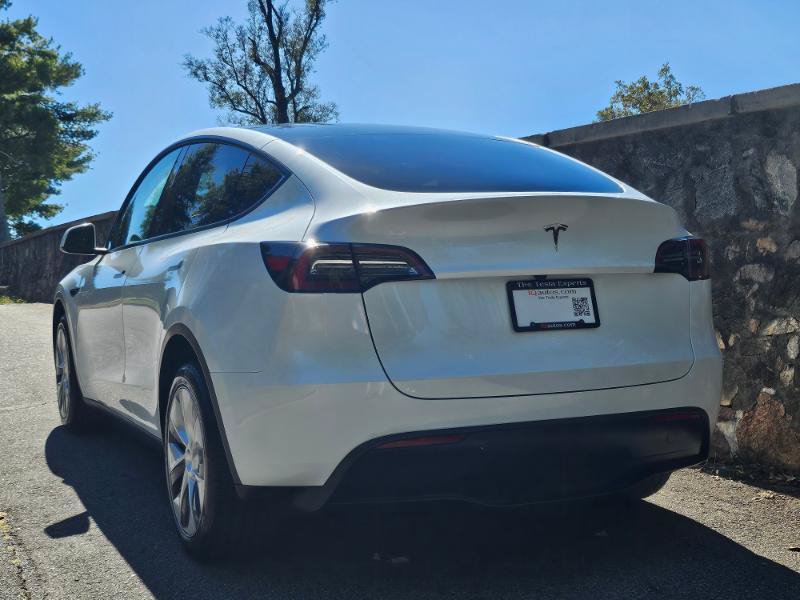 Used 2023 Tesla Model Y AWD image 13