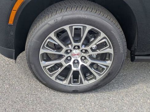 New 2026 GMC Yukon XL Denali w/ Denali Reserve Package RWD image 10