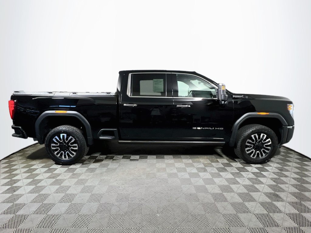 Used 2024 GMC Sierra 3500 Denali Ultimate AWD/4WD image 8