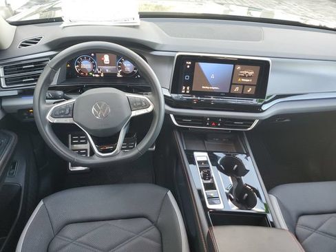 Used 2024 Volkswagen Atlas Peak Edition SE AWD/4WD image 13