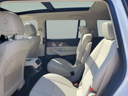 New 2026 Mercedes-Benz GLS 450 4MATIC image 6
