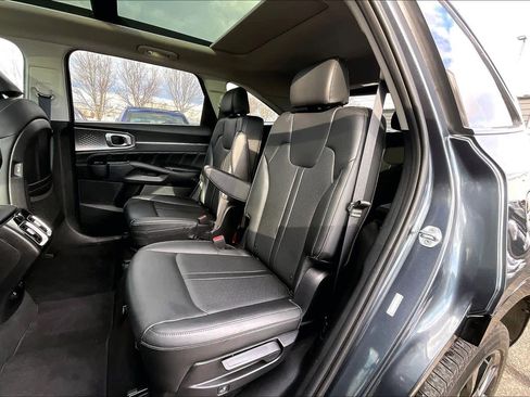 Used 2022 Kia Sorento SX image 19