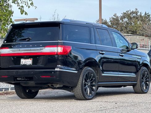 Used 2019 Lincoln Navigator L Select image 4