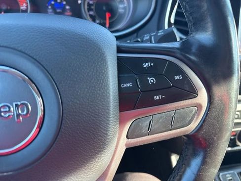 Used 2020 Jeep Cherokee Limited image 21