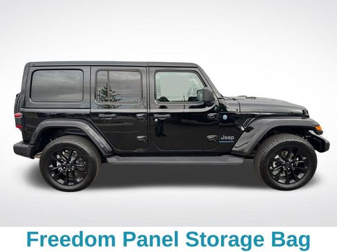 Used 2025 Jeep Wrangler Unlimited Sahara AWD/4WD image 8