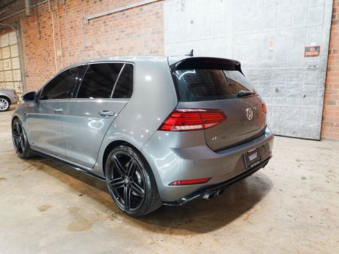 Used 2018 Volkswagen Golf R 4-Door AWD/4WD image 12