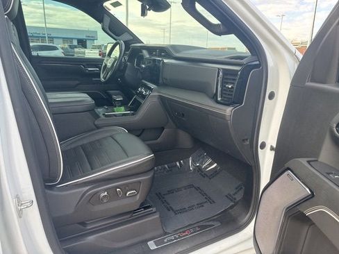 Certified 2024 GMC Sierra 1500 AT4X image 17