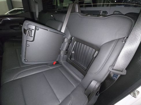 Used 2025 Chevrolet Silverado 1500 LT Trail Boss w/ LT Trail Boss Premium Package AWD/4WD image 35