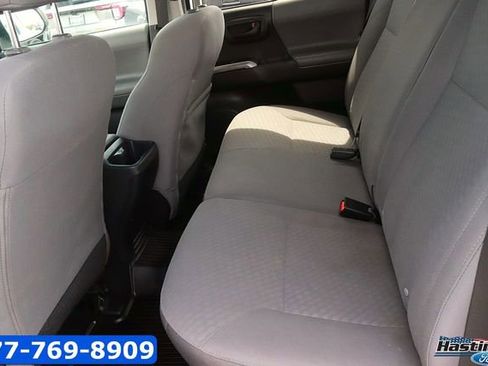 Used 2020 Toyota Tacoma SR5 AWD/4WD image 13
