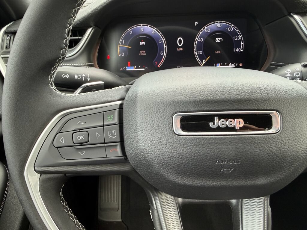 New 2027 Jeep Grand Cherokee Laredo AWD/4WD image 15