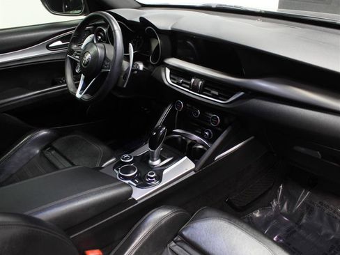 Used 2018 Alfa Romeo Stelvio Ti Sport AWD/4WD image 10