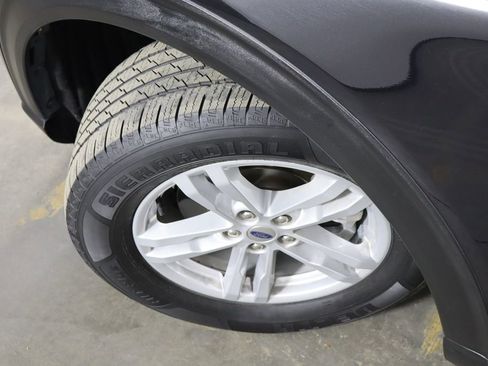 Used 2021 Ford Explorer XLT RWD image 40