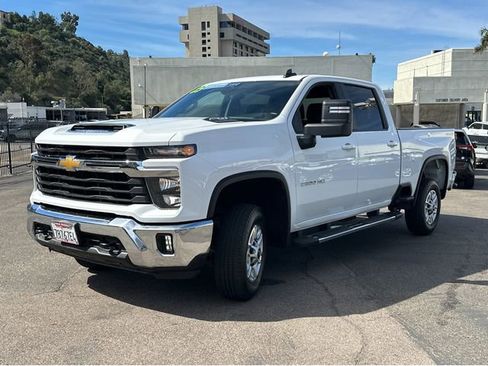 Certified 2025 Chevrolet Silverado 2500 LT w/ Convenience Package image 10