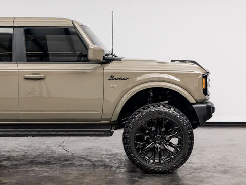 Used 2025 Ford Bronco Outer Banks AWD/4WD image 22