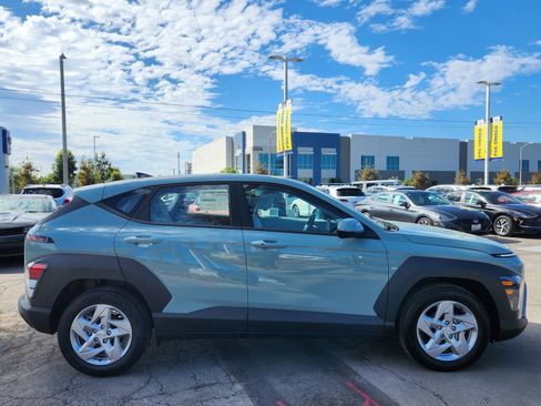 New 2026 Hyundai Kona SE image 8