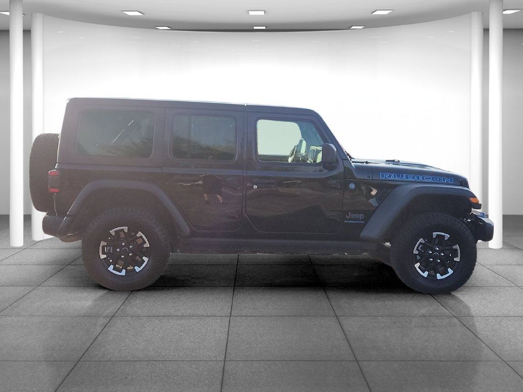 Used 2024 Jeep Wrangler Unlimited Rubicon 4xe AWD/4WD image 9
