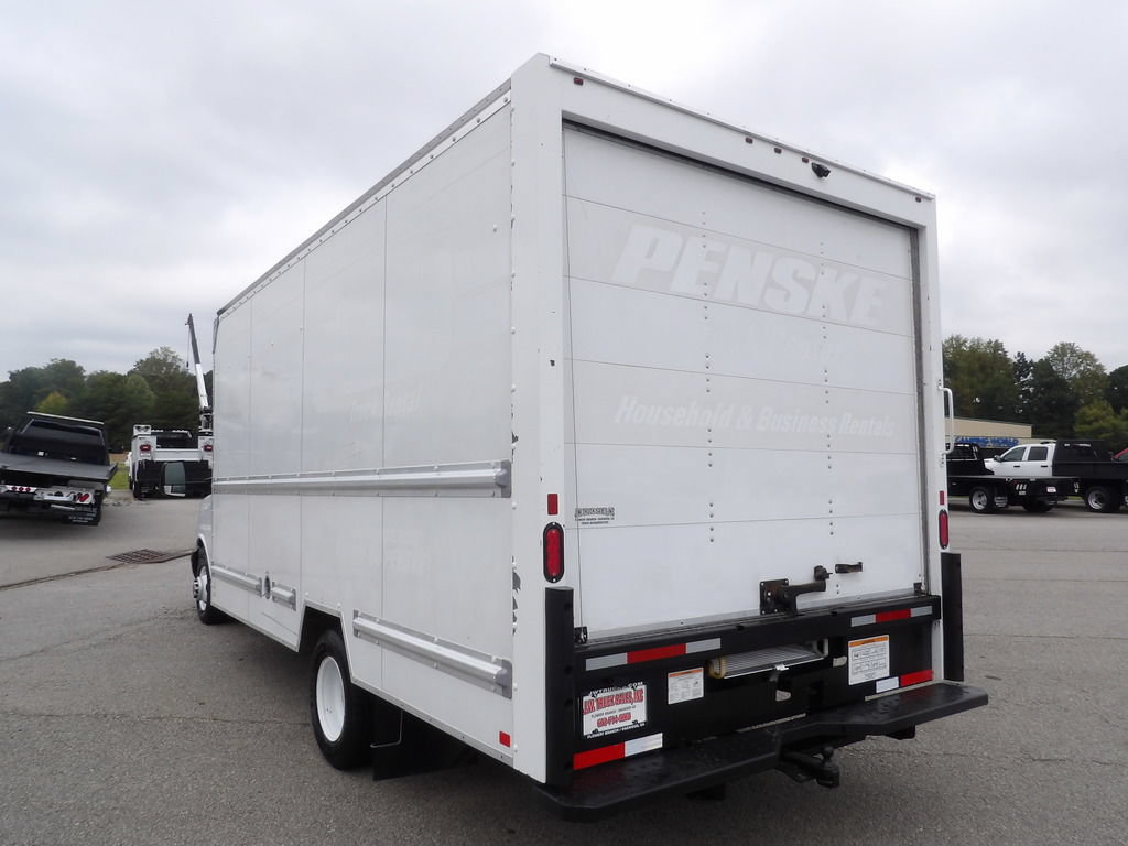 Used 2021 GMC Savana 3500 Extended w/ Power Convenience Package RWD image 5