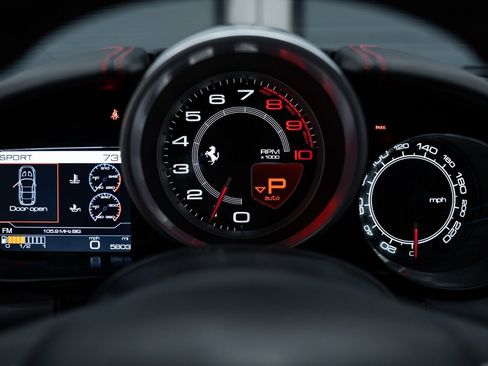 Used 2016 Ferrari California T RWD image 20