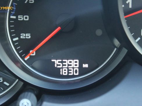 Used 2014 Porsche Cayenne Platinum Edition image 21