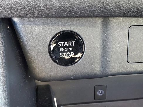 Certified 2025 Nissan Rogue SL image 23