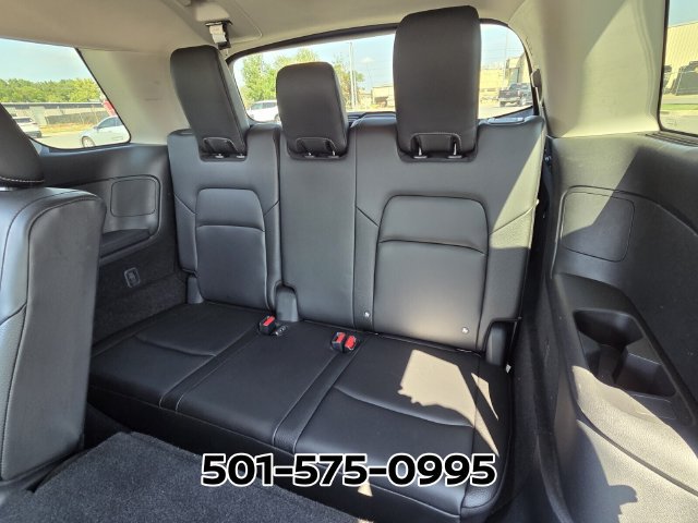 Used 2025 Nissan Pathfinder SL AWD/4WD image 13