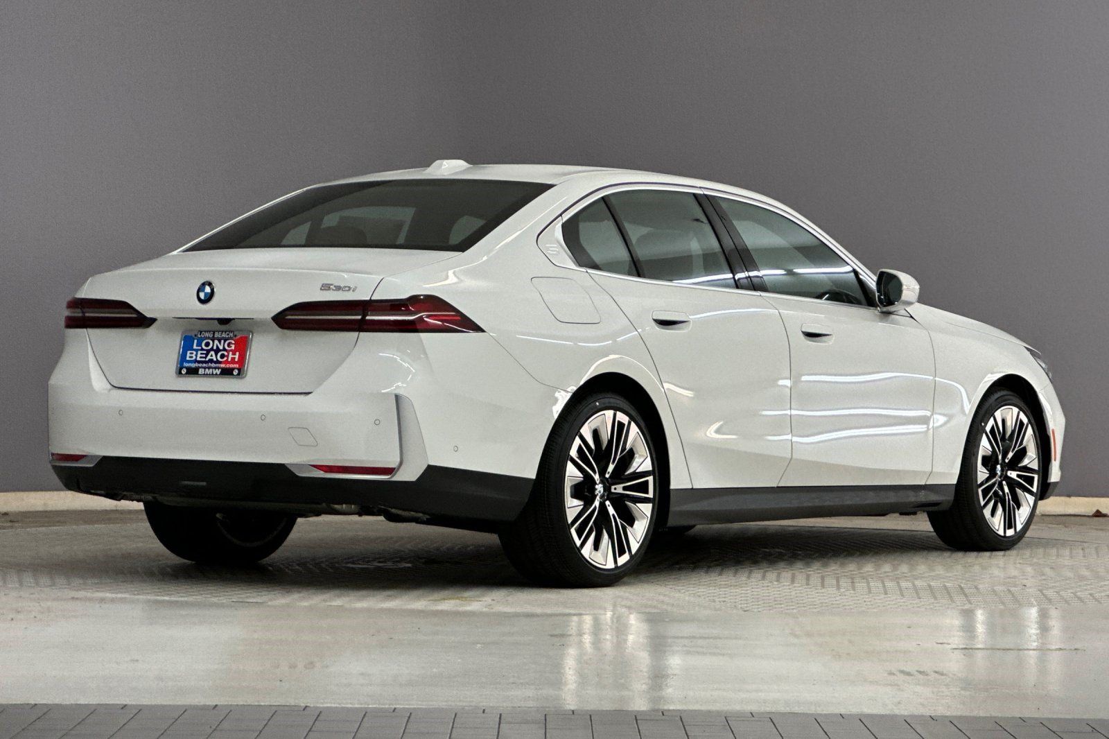Used 2026 BMW 530i RWD image 8