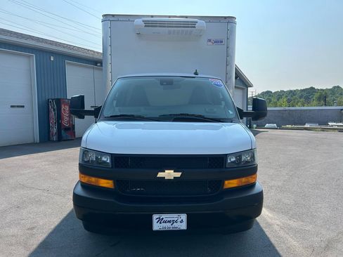 Used 2024 Chevrolet Express 3500 w/ Power Convenience Package RWD image 8