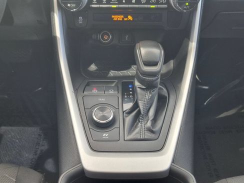 Used 2020 Toyota RAV4 XLE w/ Convenience Package AWD/4WD image 12