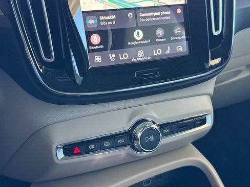 New 2026 Volvo XC40 B5 Plus w/ Protection Package Premier AWD/4WD image 20