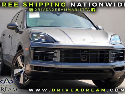 Used 2024 Porsche Cayenne Coupe AWD/4WD image 2