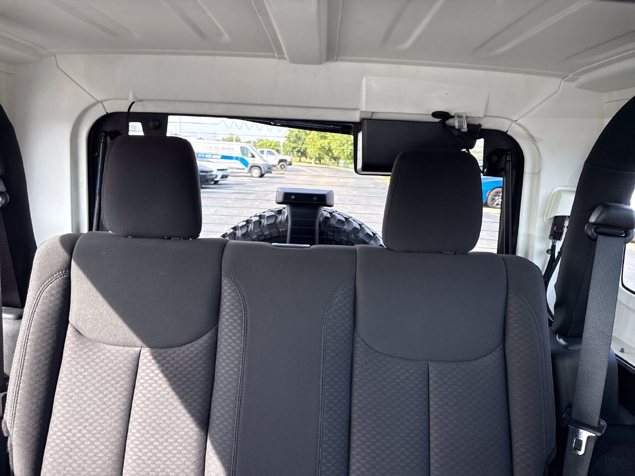 Used 2017 Jeep Wrangler Sport AWD/4WD image 13