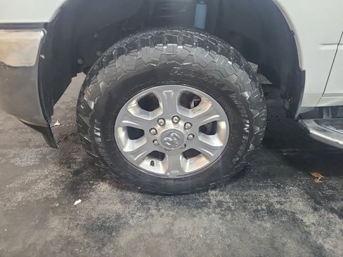Used 2024 RAM 2500 Big Horn w/ Off Road Package AWD/4WD image 10