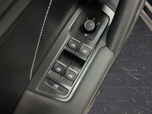 Used 2024 Volkswagen Tiguan SE R-Line AWD/4WD image 22