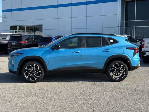 New 2026 Chevrolet Trax RS w/ Driver Confidence Package FWD image 2