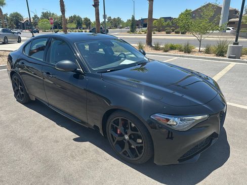 Used 2019 Alfa Romeo Giulia w/ Nero Edizione RWD image 11