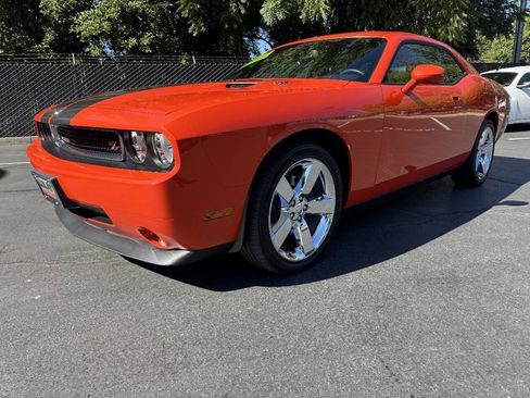 Used 2009 Dodge Challenger R/T RWD image 1