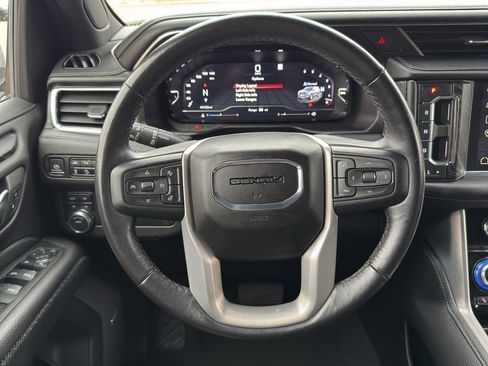 Used 2023 GMC Yukon Denali image 17