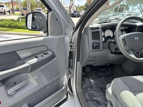 Used 2007 Dodge Ram 1500 Truck SLT RWD image 17