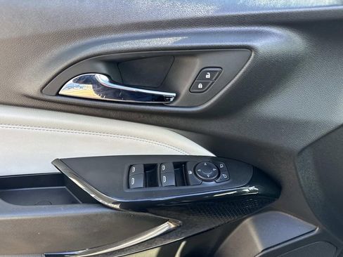 Used 2025 Chevrolet Trax LT w/ LT Convenience Package image 21