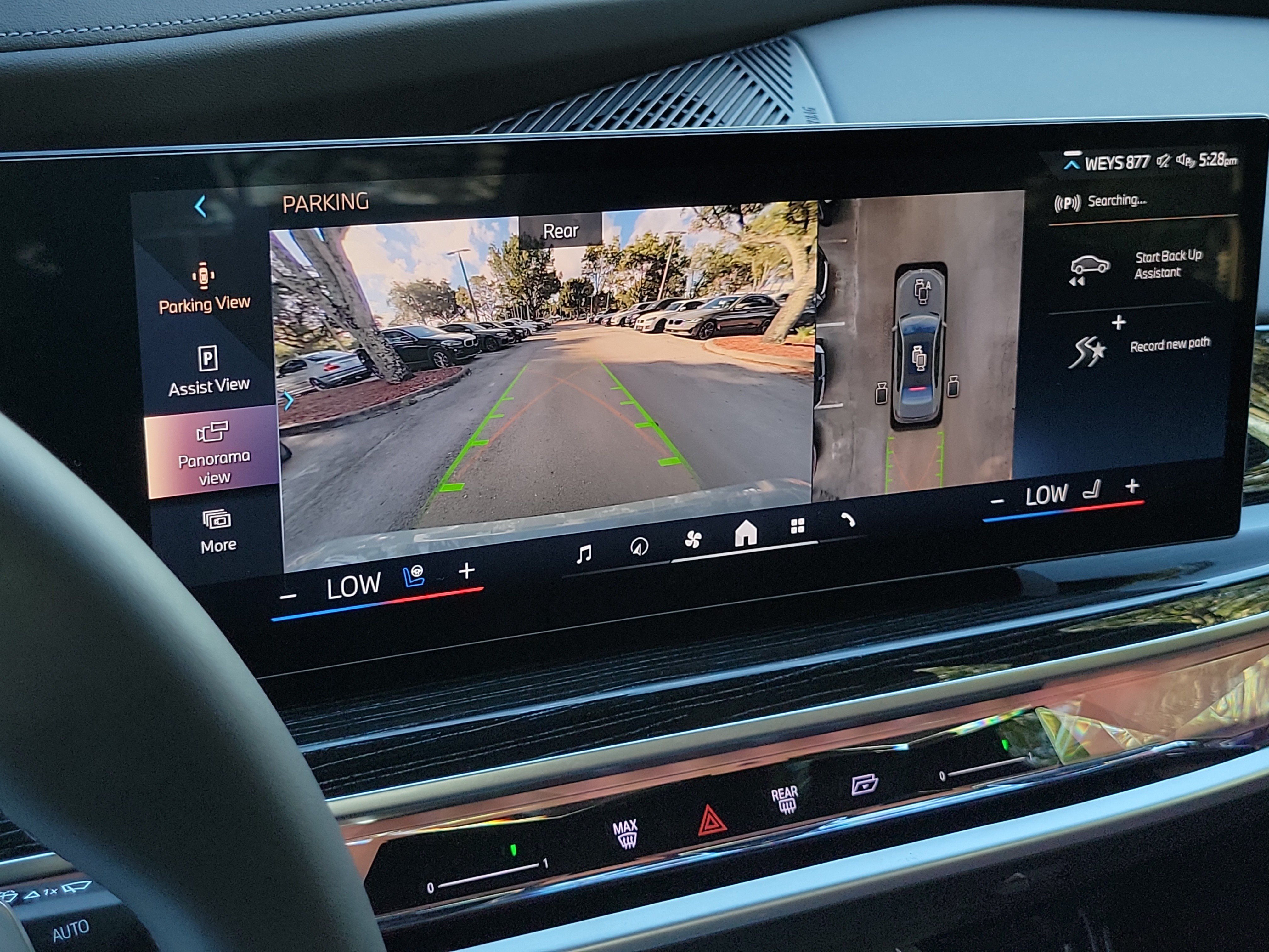 Used 2026 BMW 740i w/ Executive Package RWD image 30