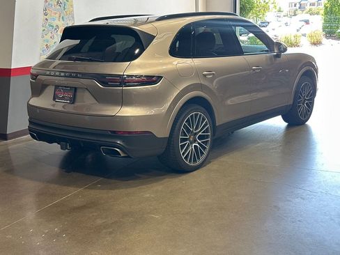 Used 2019 Porsche Cayenne AWD/4WD image 7