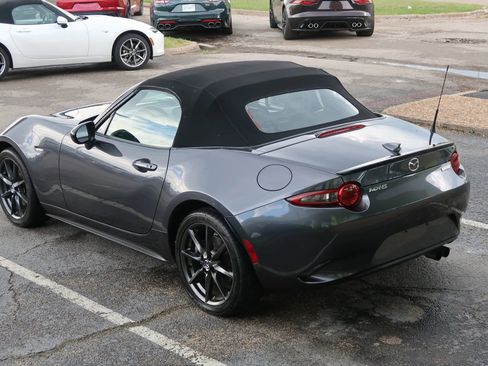 Used 2017 MAZDA MX-5 Miata Club image 12