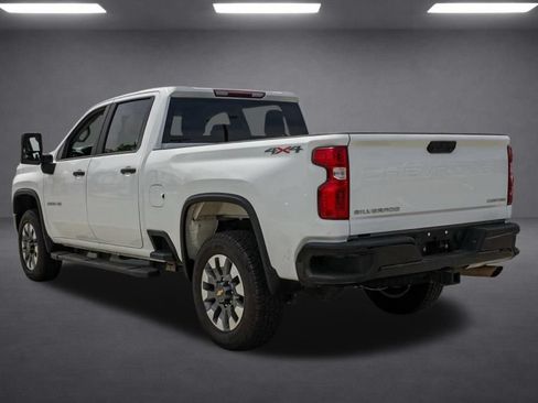Used 2022 Chevrolet Silverado 2500 Custom w/ Custom Value Package AWD/4WD image 6