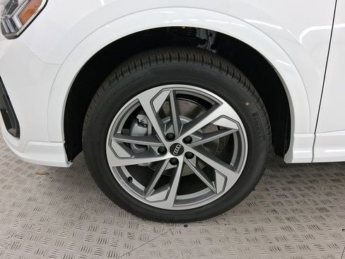 New 2025 Audi Q3 2.0T Premium image 11