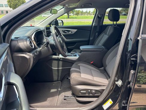 Used 2025 Chevrolet Blazer LT FWD image 28