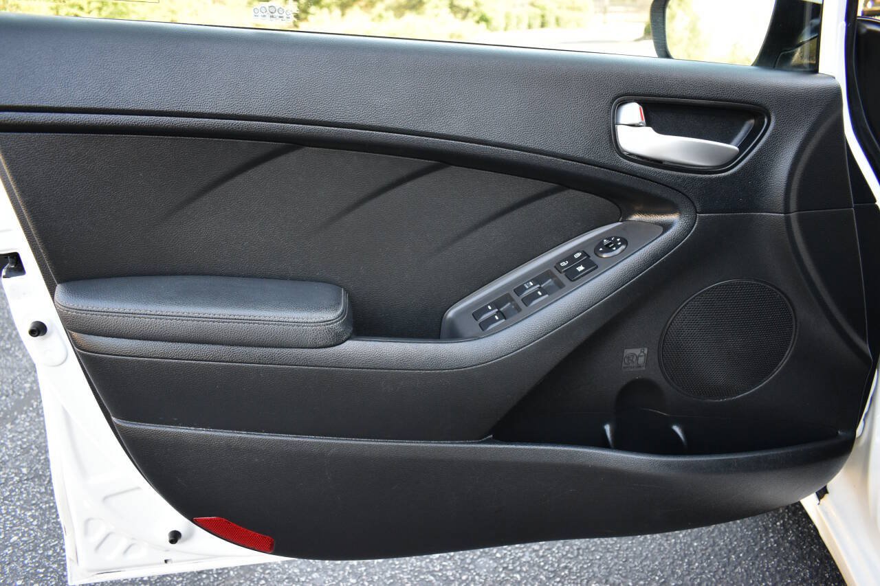 Used 2018 Kia Forte LX w/ LX Popular Package FWD image 16